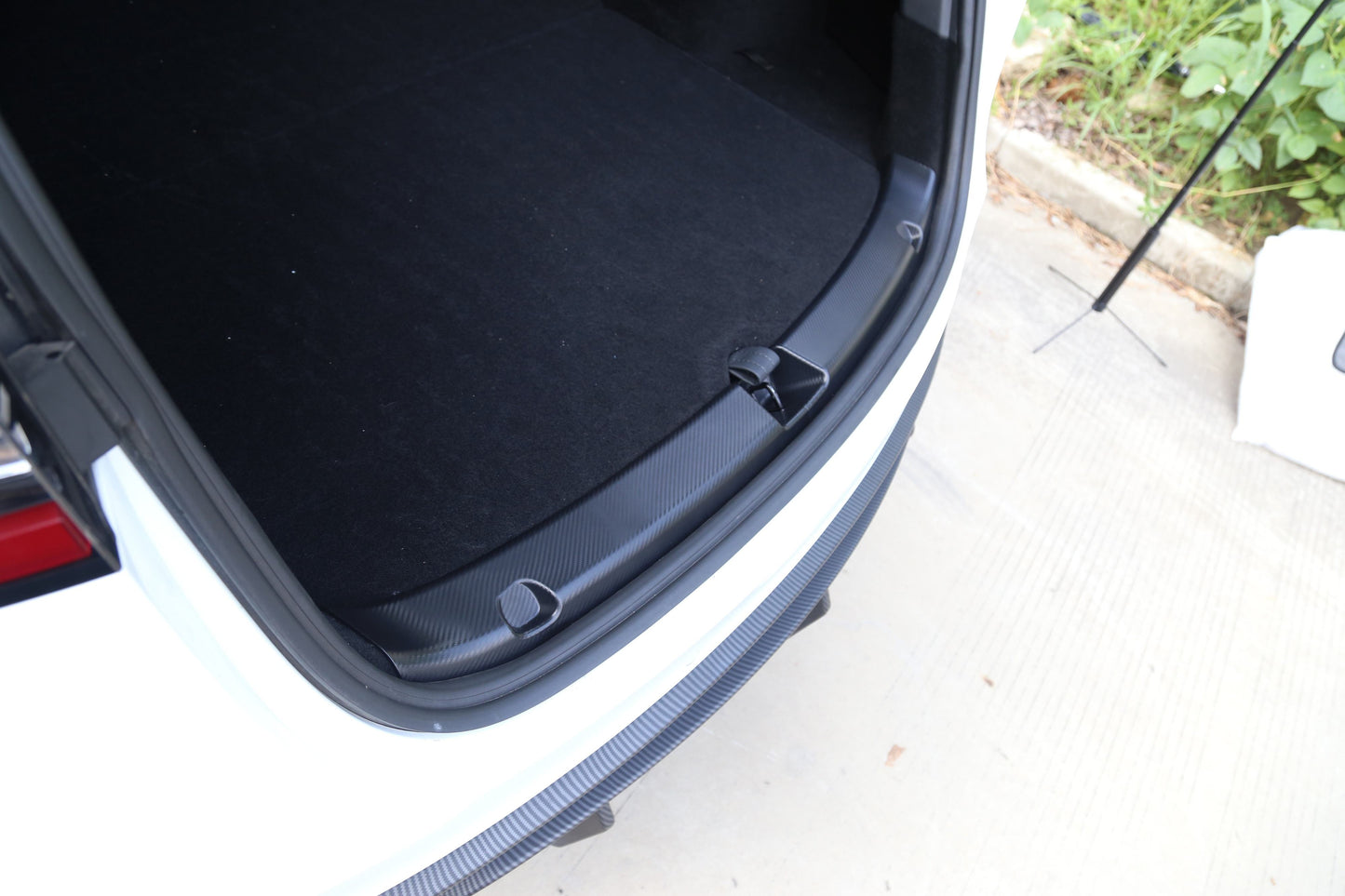 Tesla Model Y Carbon Fiber Trunk Bumper Protector Guard 2Pcs