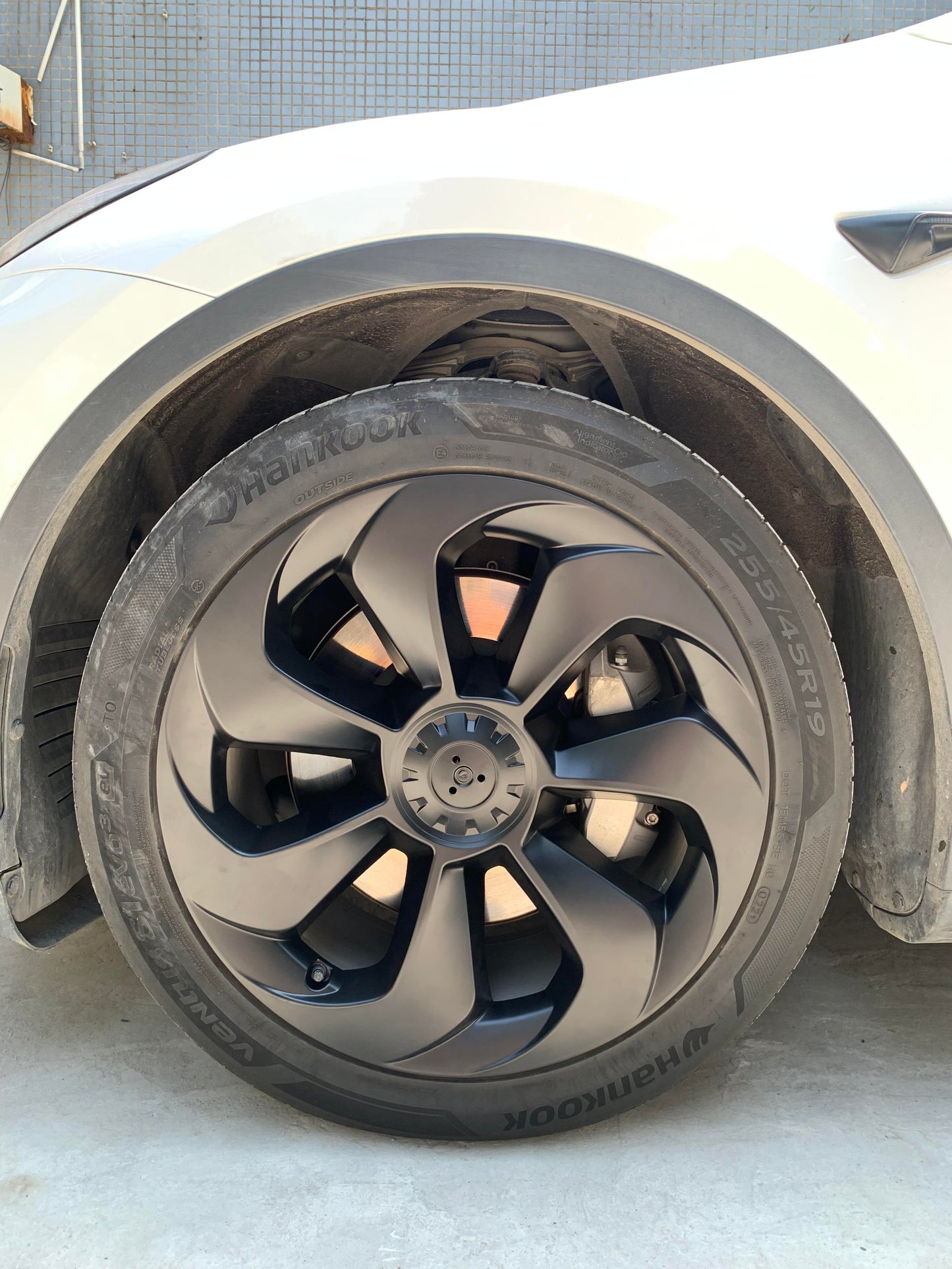 Tesla Model Y 19" Aero Wheel Covers Blade Style Hubcap Replacement